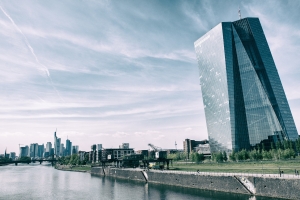 Die Europäische Zentralbank – Architekturführung rund um das EZB-Hochhaus & die ehemalige Großmarkthalle