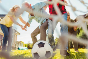 Der Ball ist rund & muss ins Eckige – Fußballerinnerungen für Senioren, Junggebliebene & Fußballbegeisterte